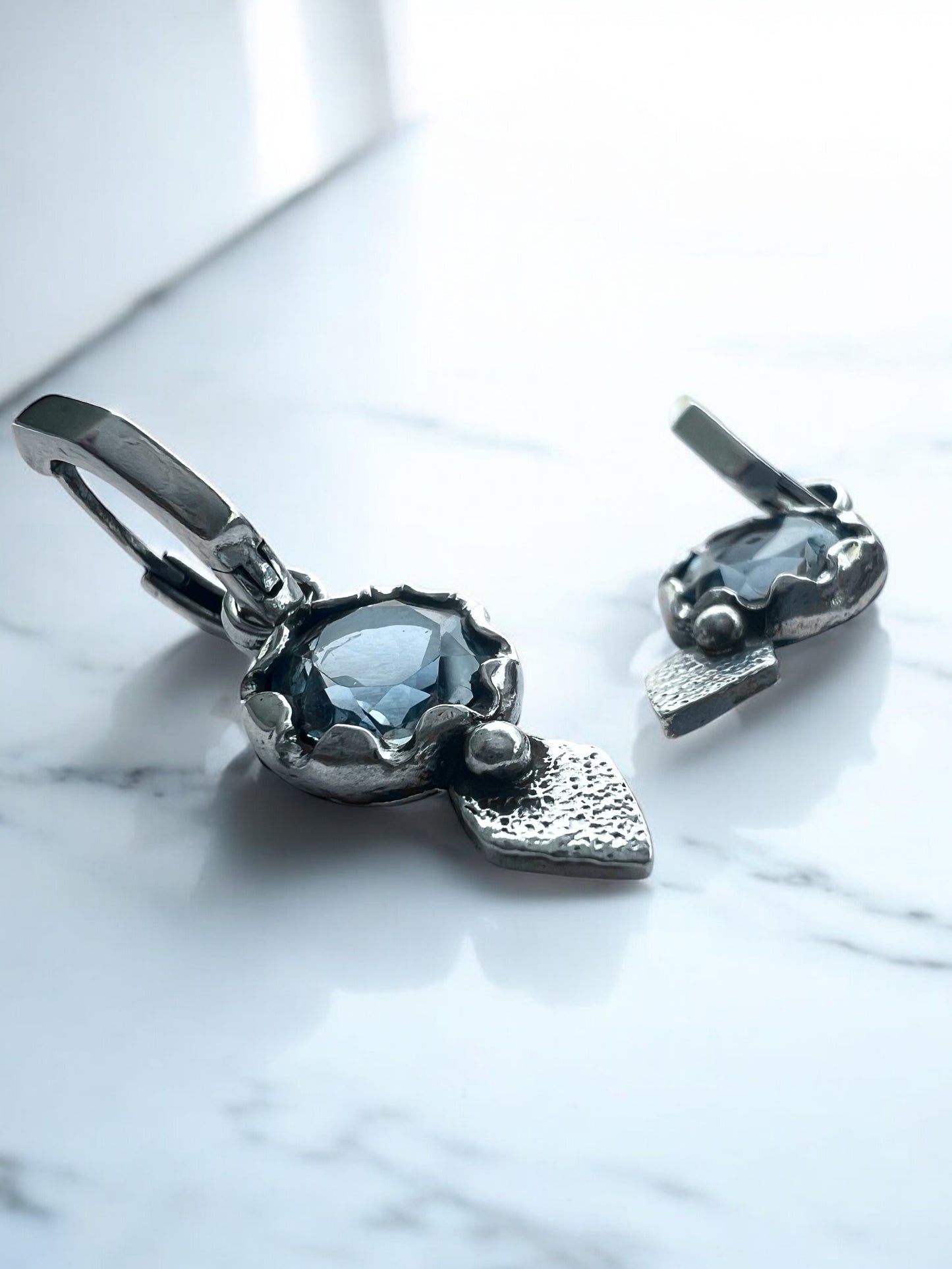 NEW! Aros Niulars zigzag diamante (Topacio sky)