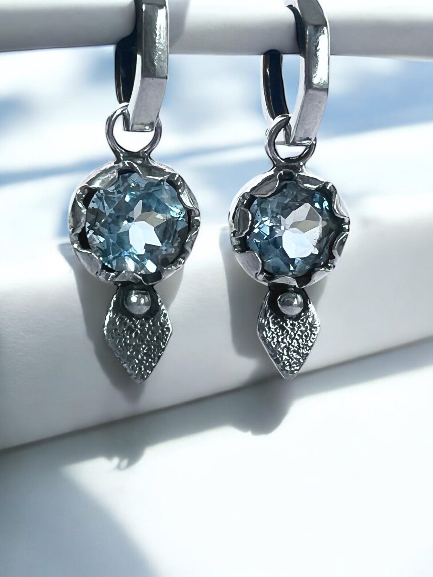 NEW! Aros Niulars zigzag diamante (Topacio sky)