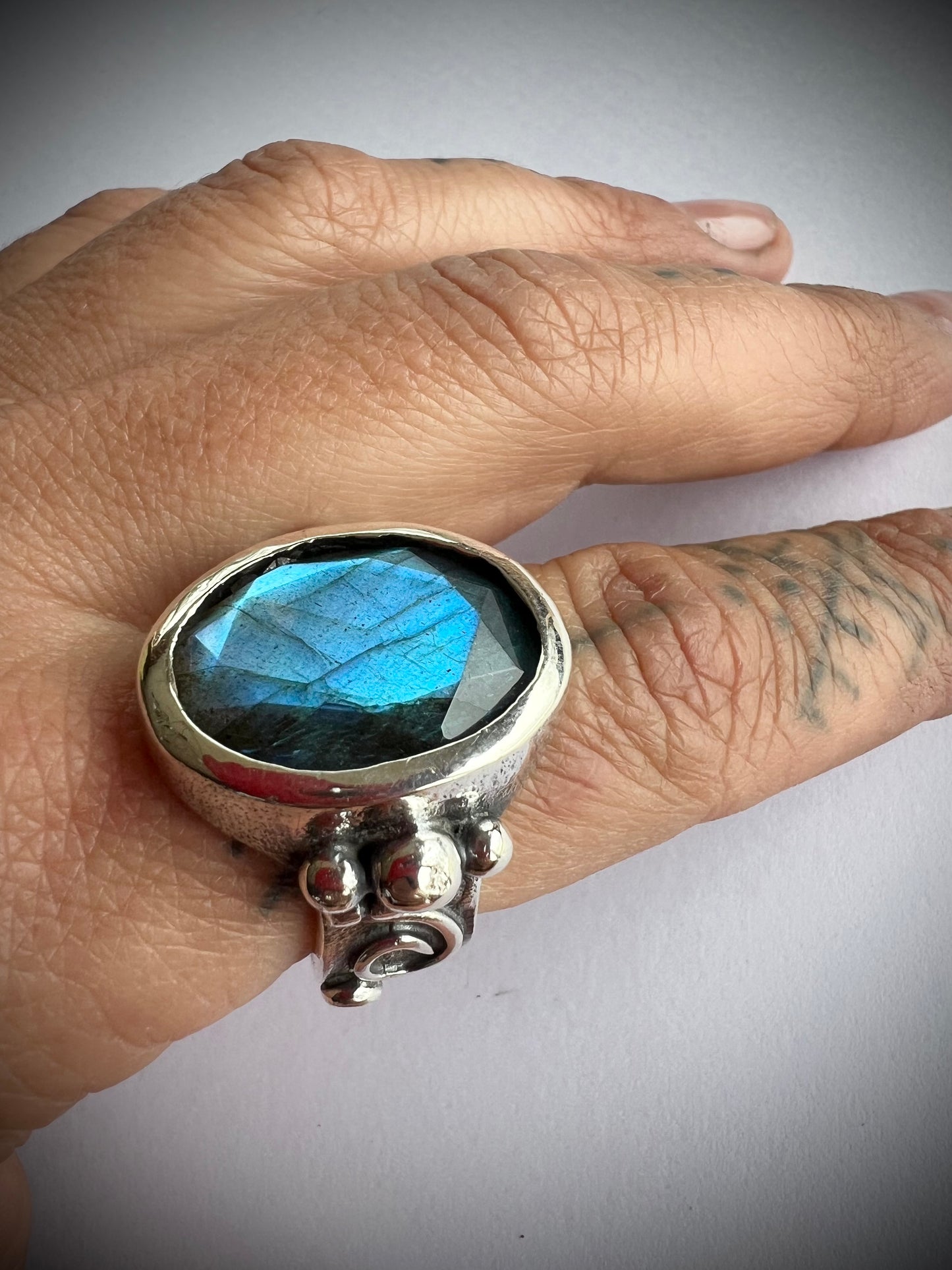 Anillo Pimp Ovalado Grande (Talla 19)