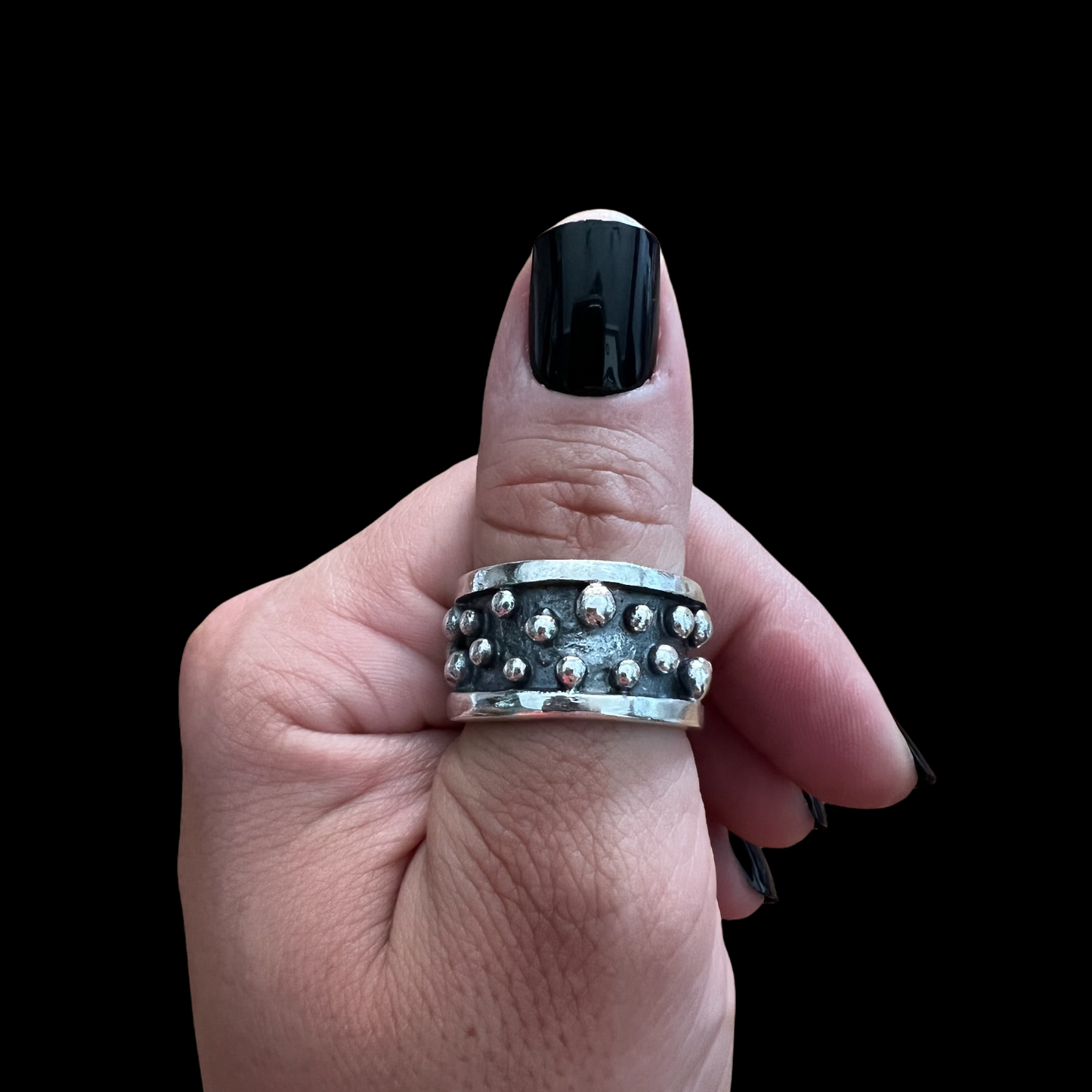 Anillo Yanfi Apestado Grande Talla 18