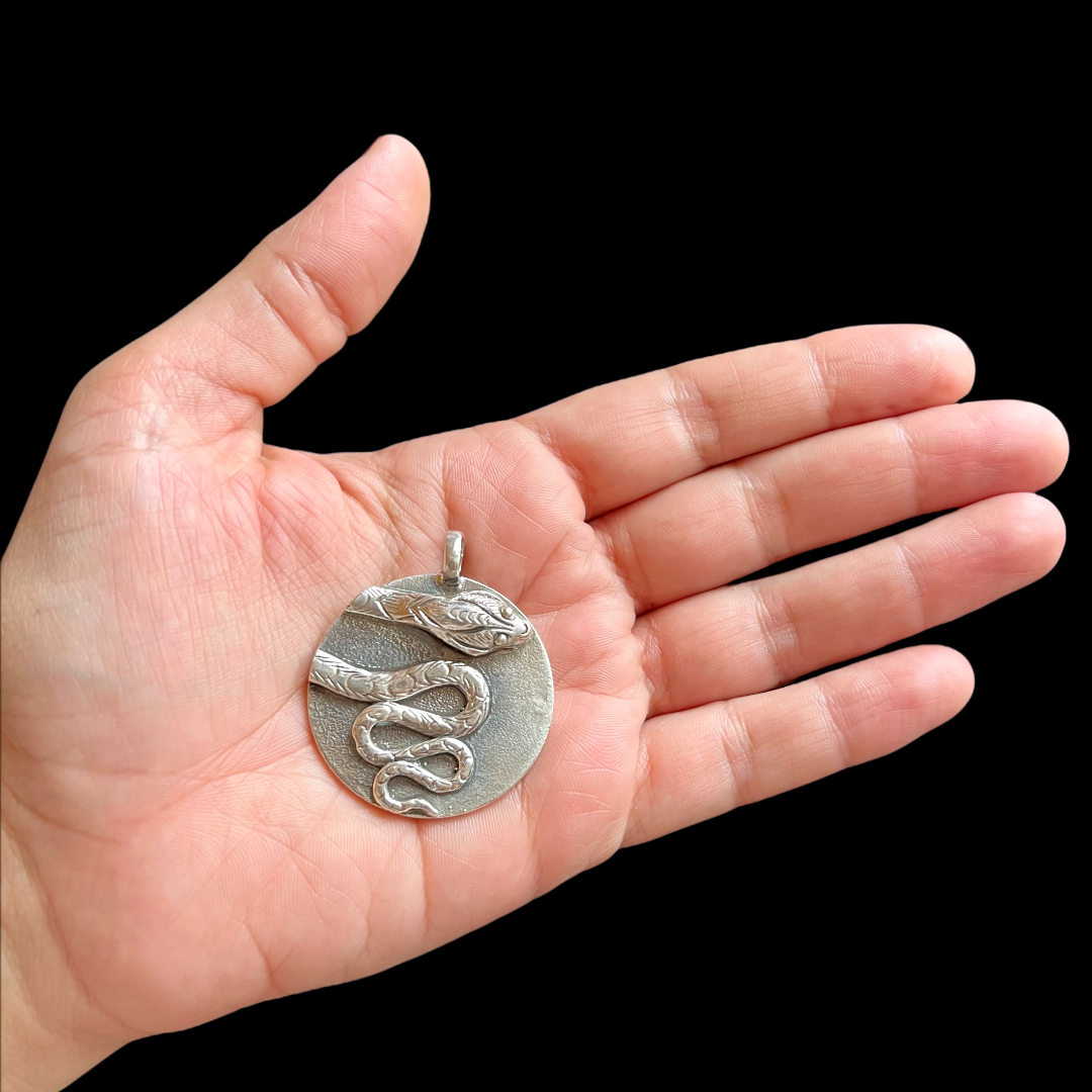 Colgante Medallon de Serpiente