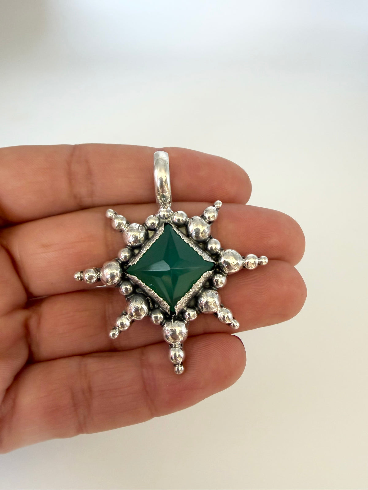 NEW! Colgante Piramide "Firework" Onix verde