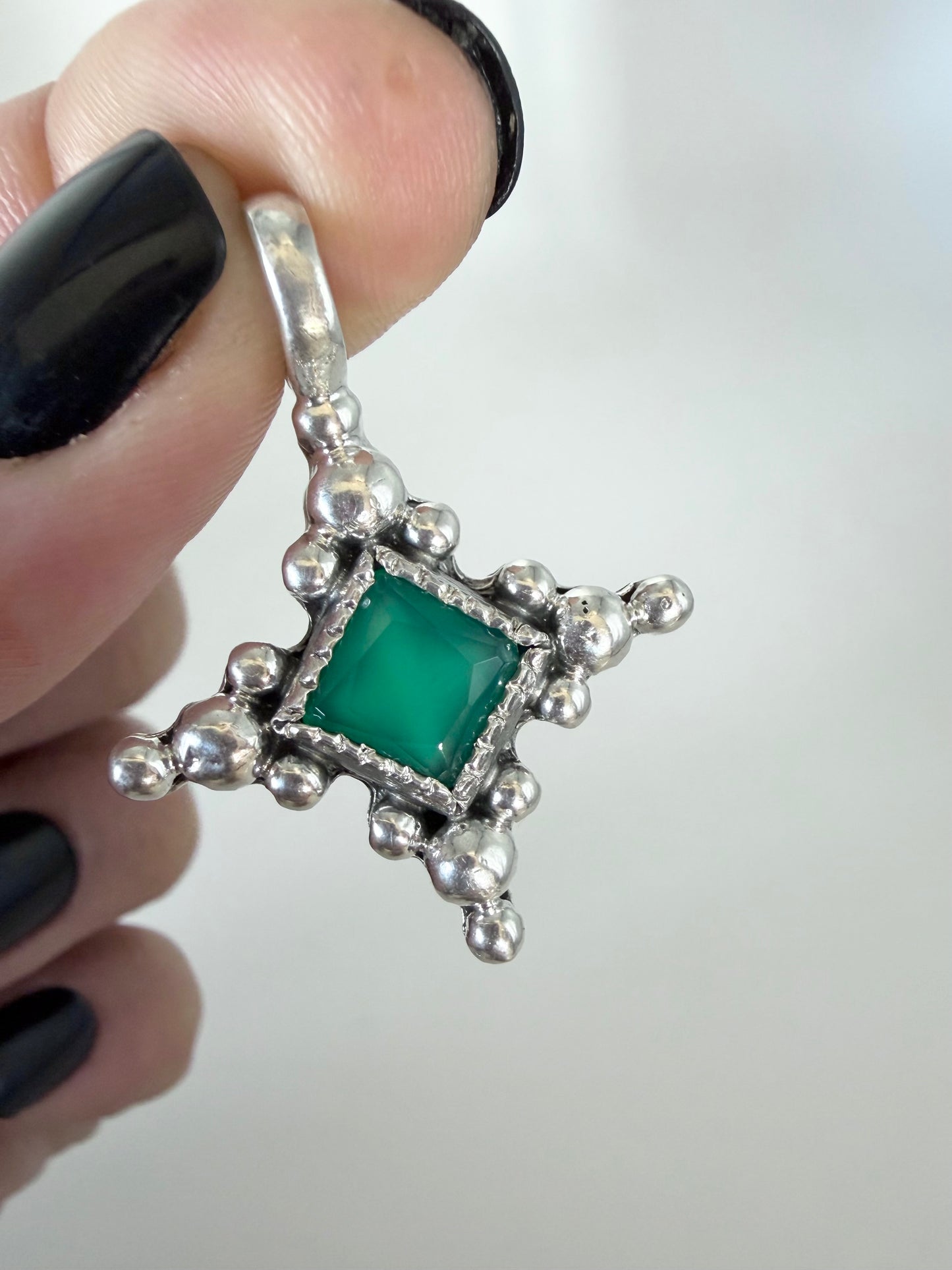 NEW! Colgante Cruz Mac (Onix verde)