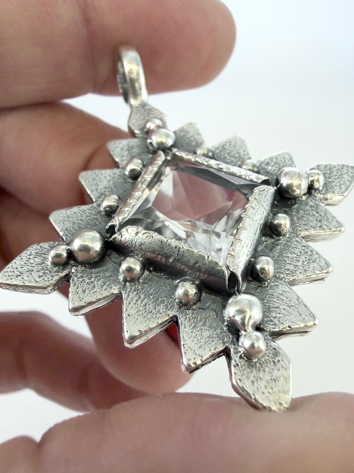 NEW! Colgante Piramide La Pinta