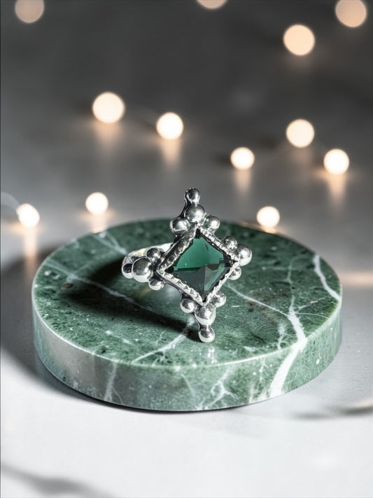 NEW! Anillo “La Familia” - Talla 14