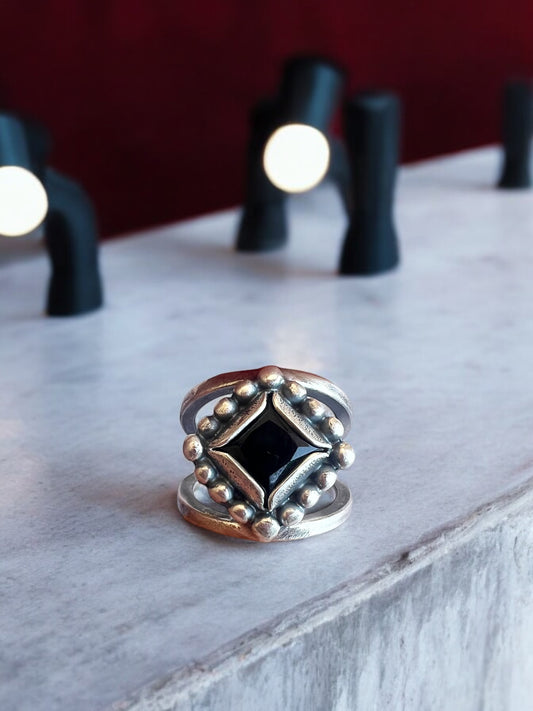 NEW! Anillo dúo pirámide L - Ónix negro - Talla 17