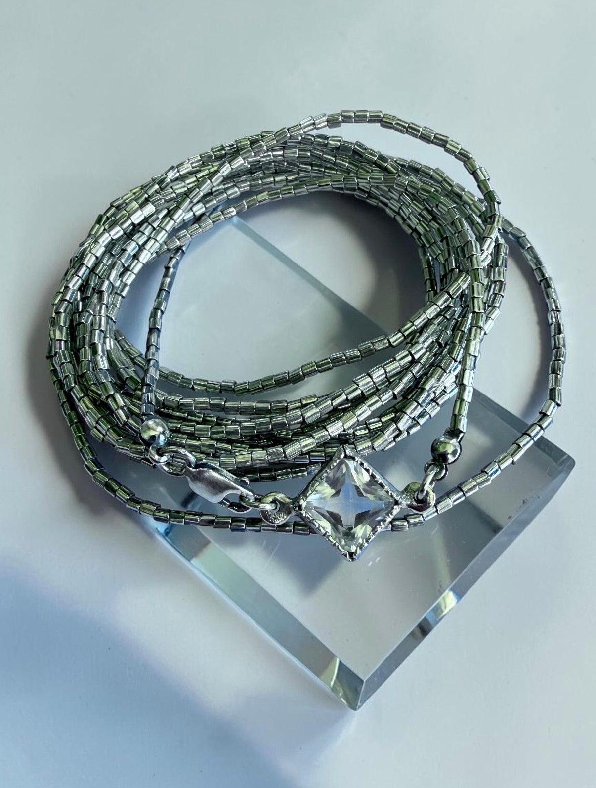 NEW! Pulsera Mostacilla Hilada fancy broche