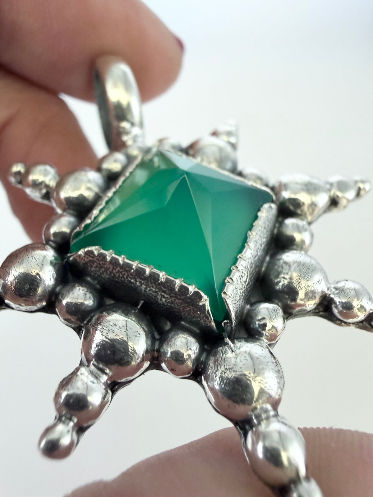 NEW! Colgante Piramide "Firework" Onix verde