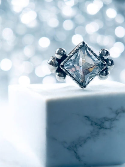 NEW! Anillo Constanza - Talla 12