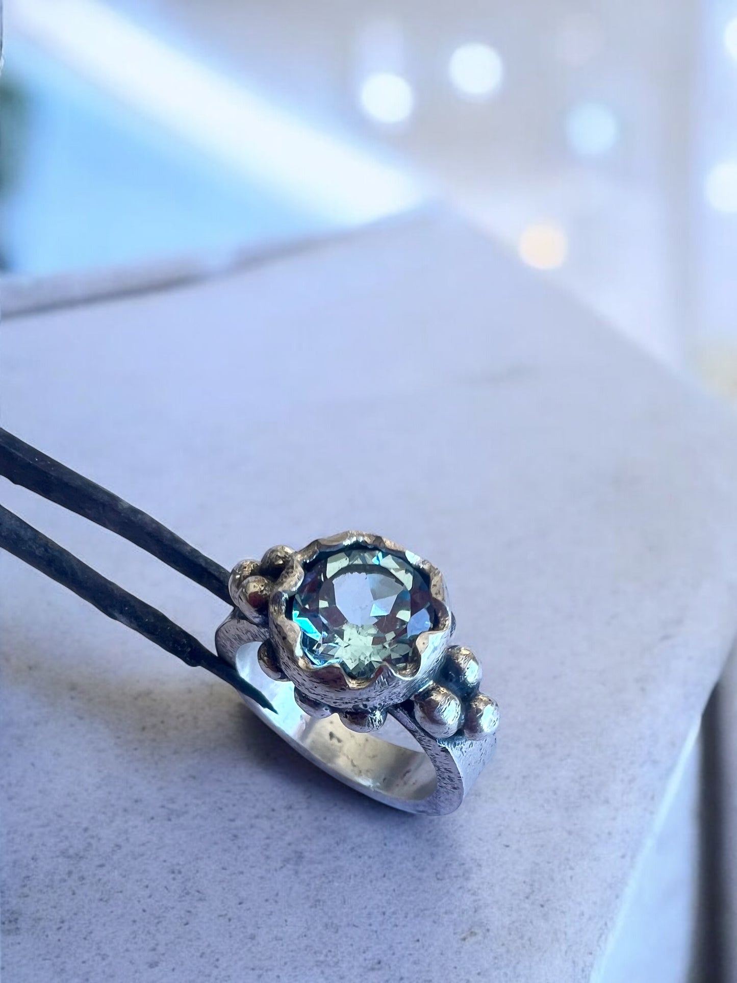 Anillo Trinidad zigzag - Topacio sky - Talla 12