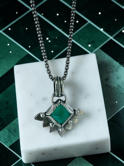 NEW! Colgante Piramide La niña (Onix verde)