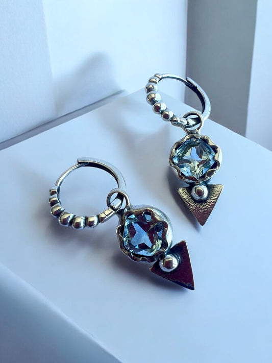 NEW! Aros Niulars fancy triángulo - Topacio sky