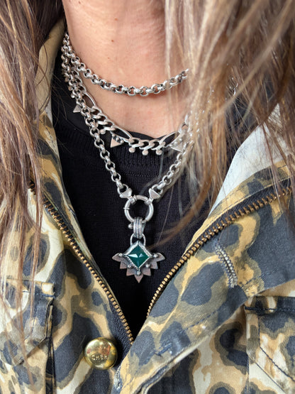NEW! Colgante Piramide La niña (Onix verde)