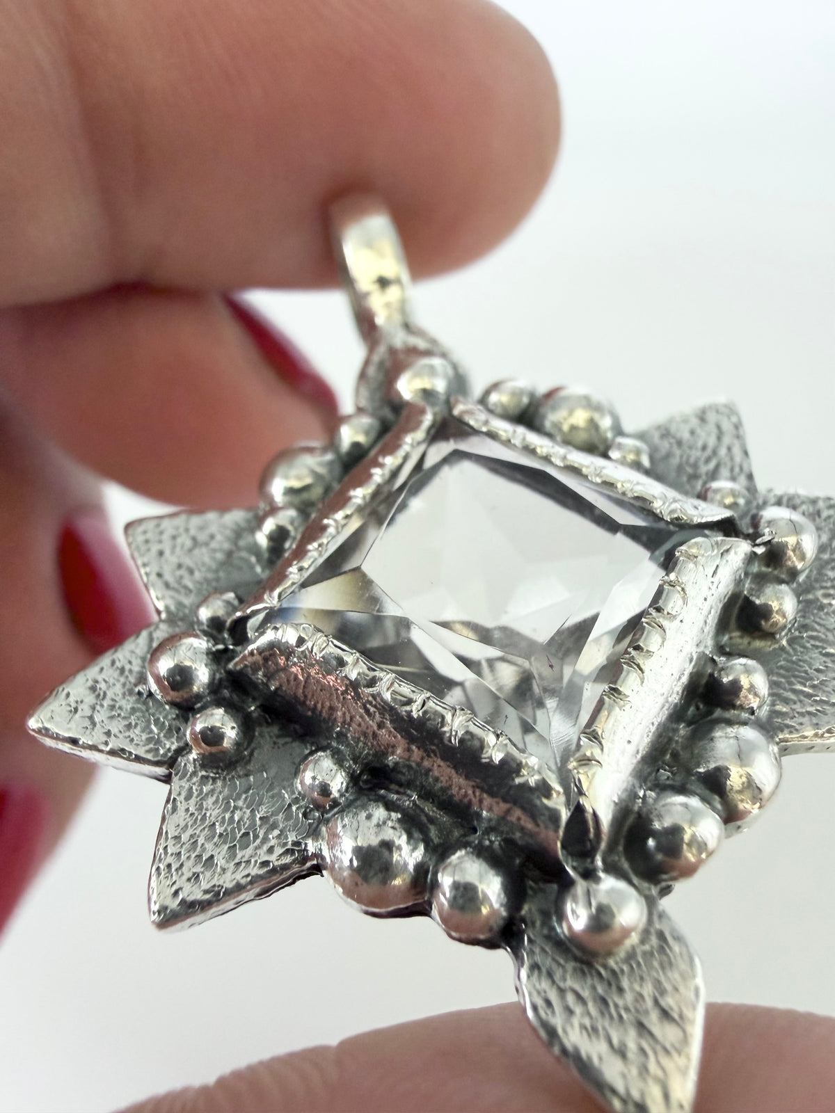 NEW! Colgante Piramide Annie (Cuarzo cristal)