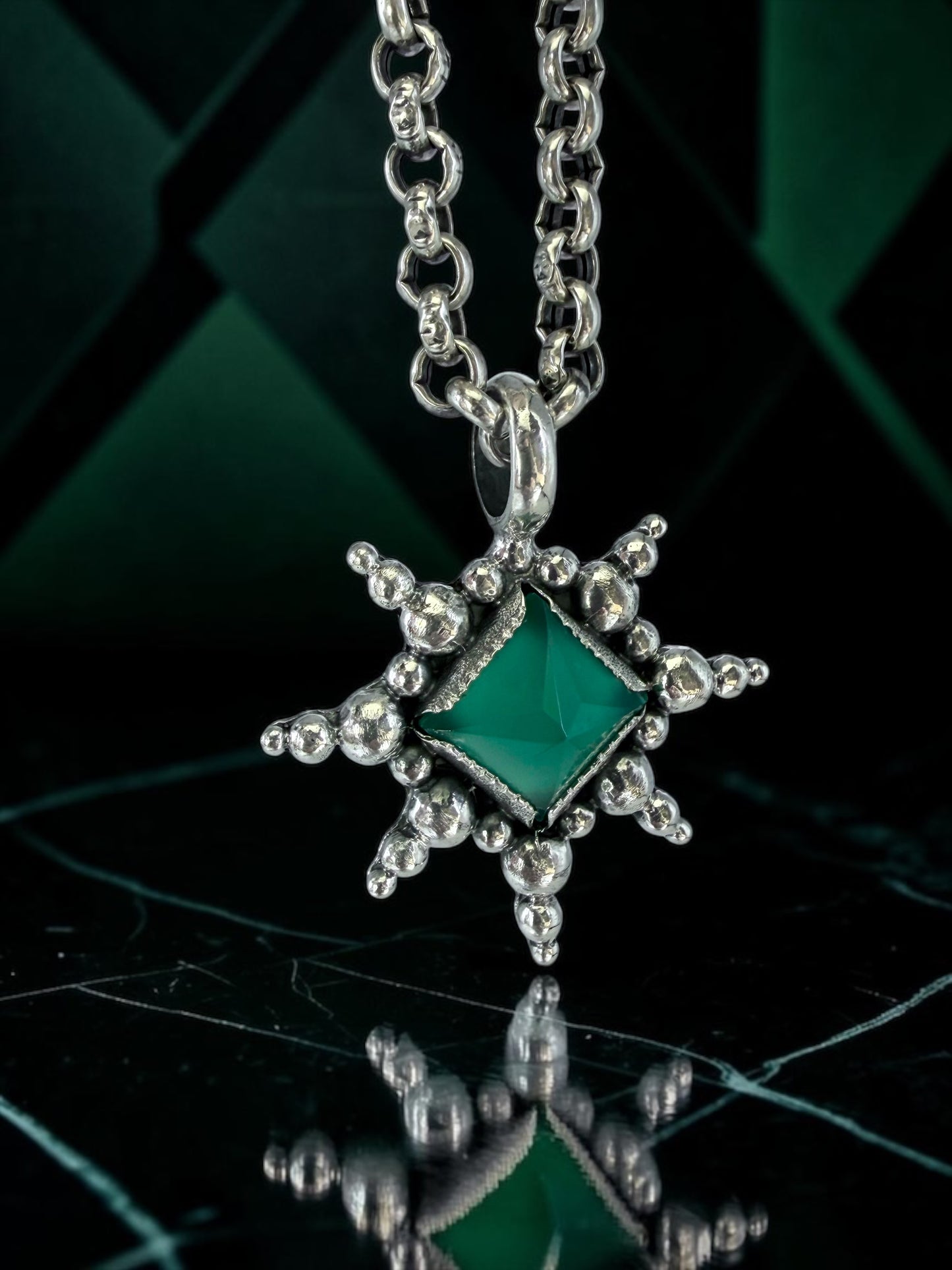 NEW! Colgante Piramide "Firework" Onix verde