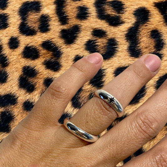 Argollas de matrimonio media caña con estrella / Desde: